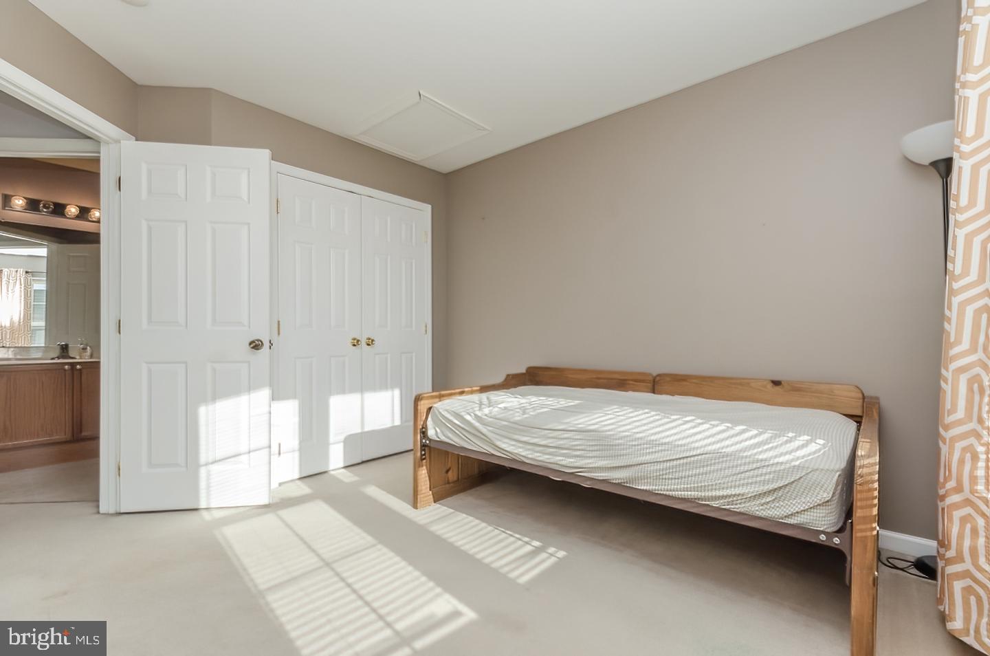 MANOR PARK - Residential