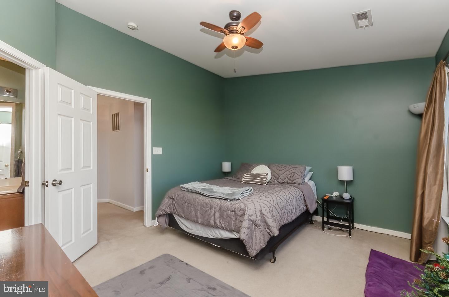 MANOR PARK - Residential