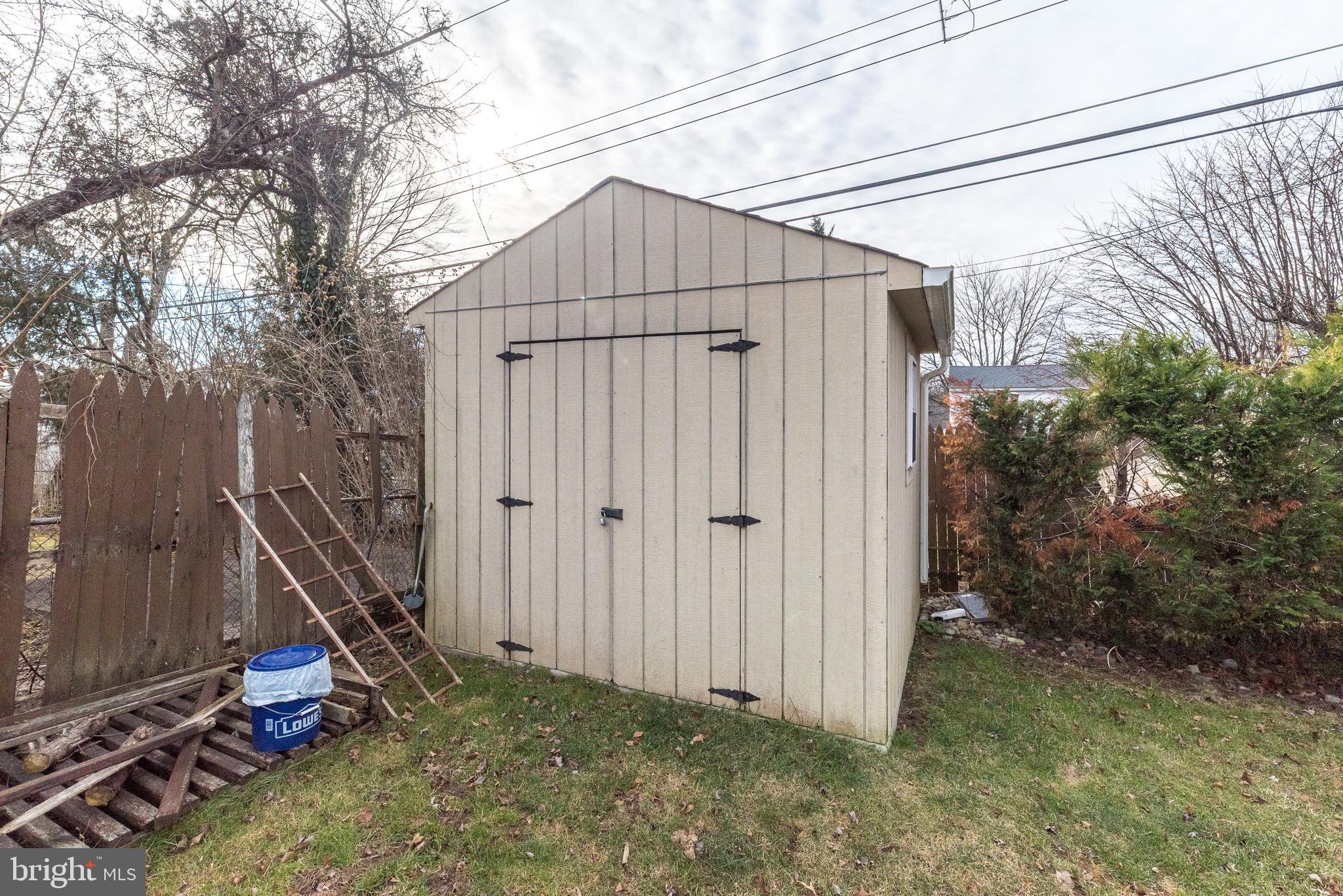 ROSLYN - Residential