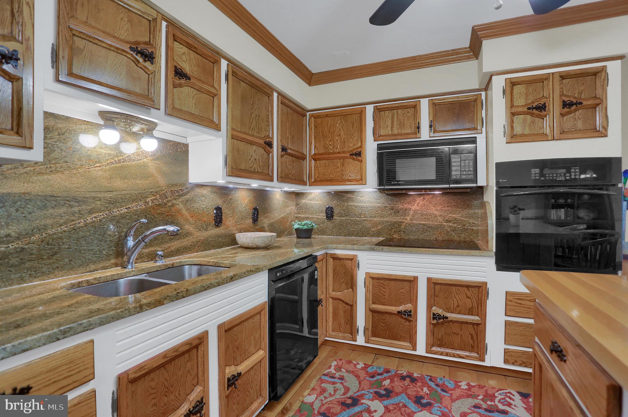 COUNTRY CLUB PARK - Residential