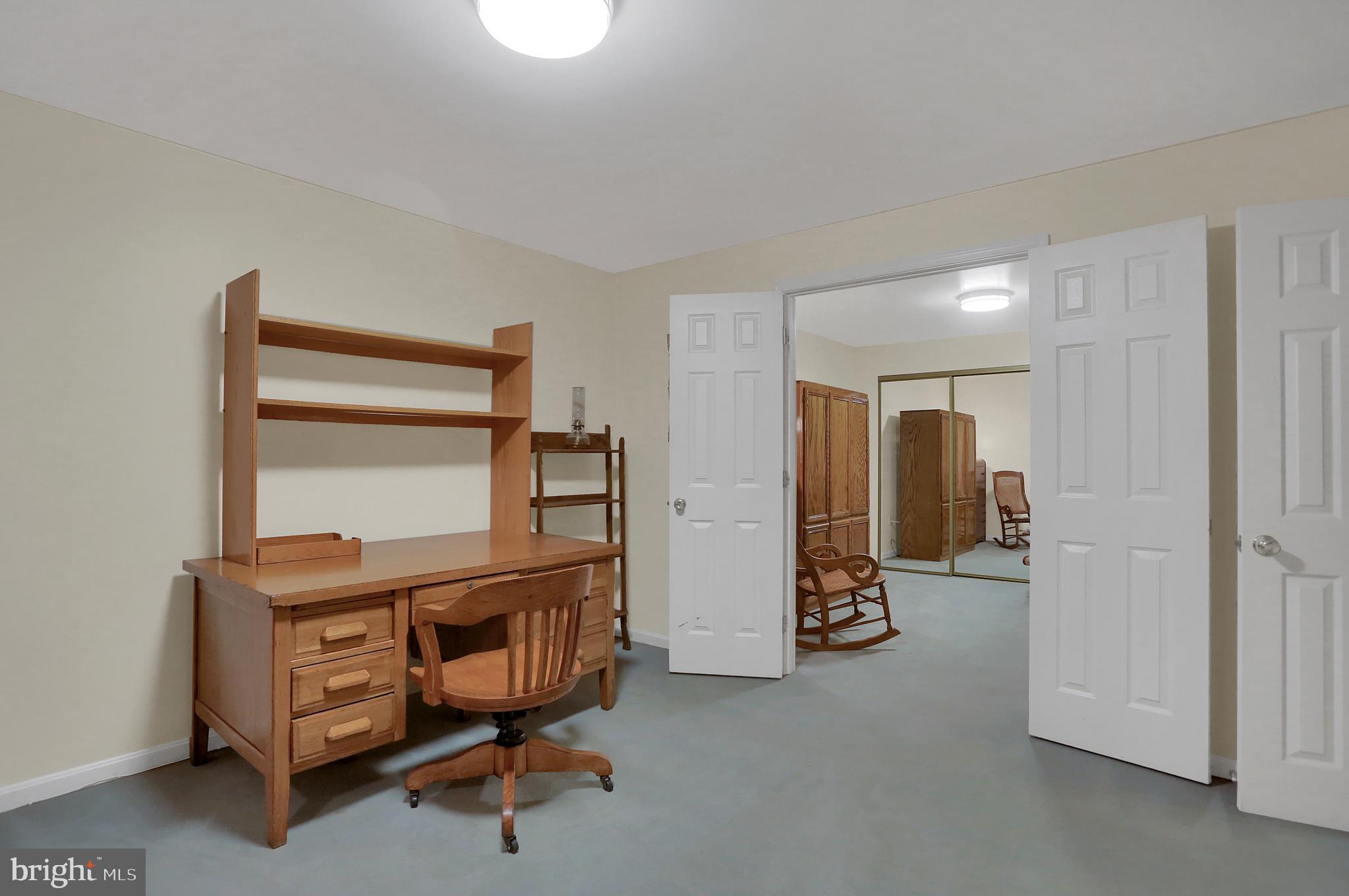 COUNTRY CLUB PARK - Residential