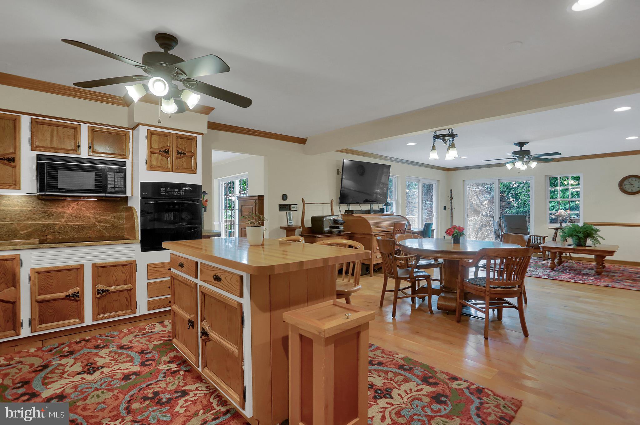 COUNTRY CLUB PARK - Residential