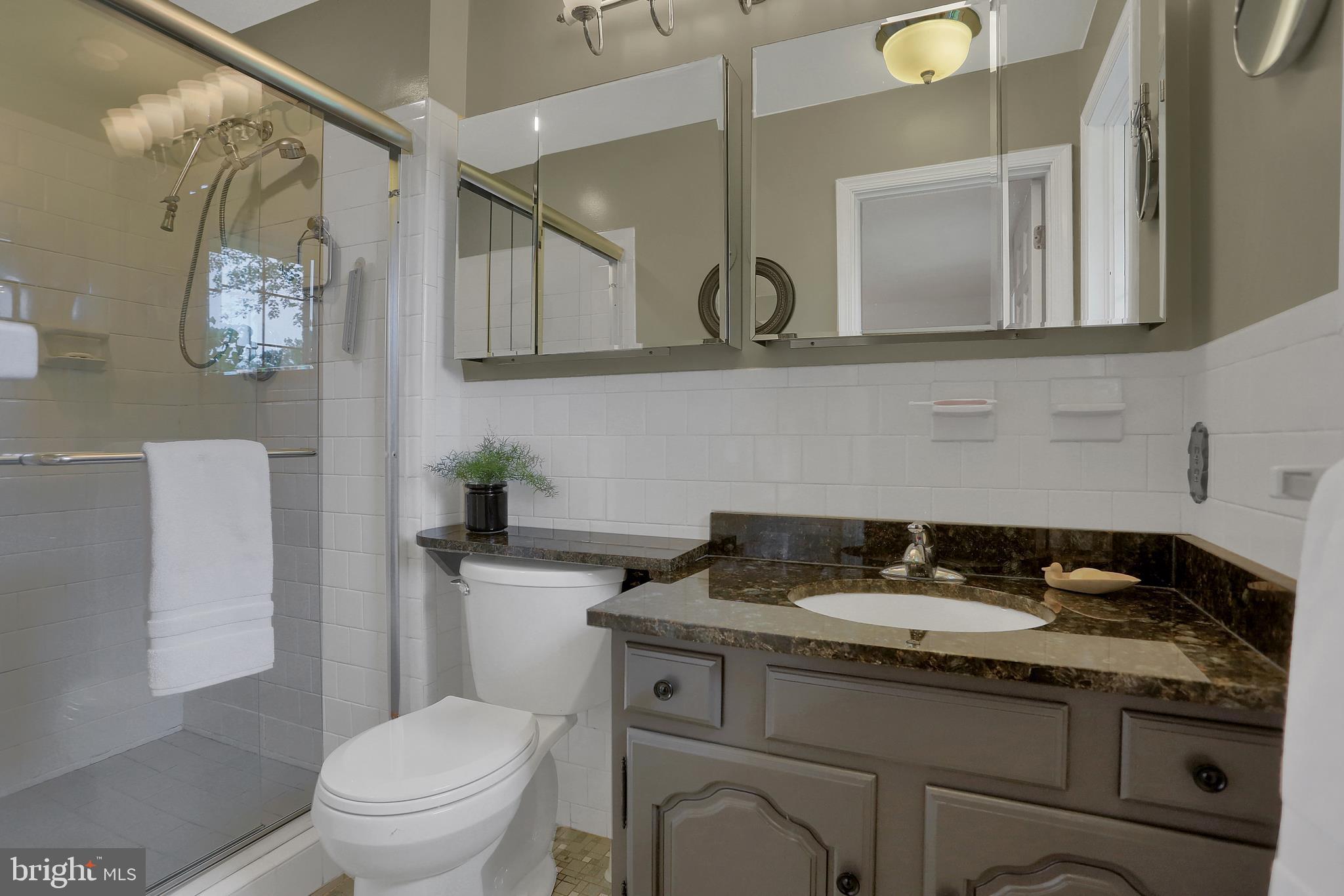 COUNTRY CLUB PARK - Residential