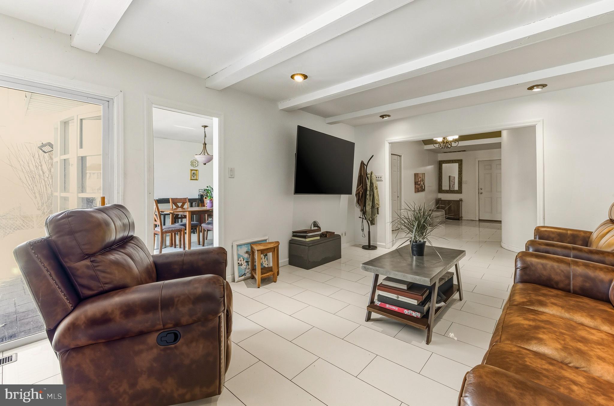 28 FOREST HILL DRIVE