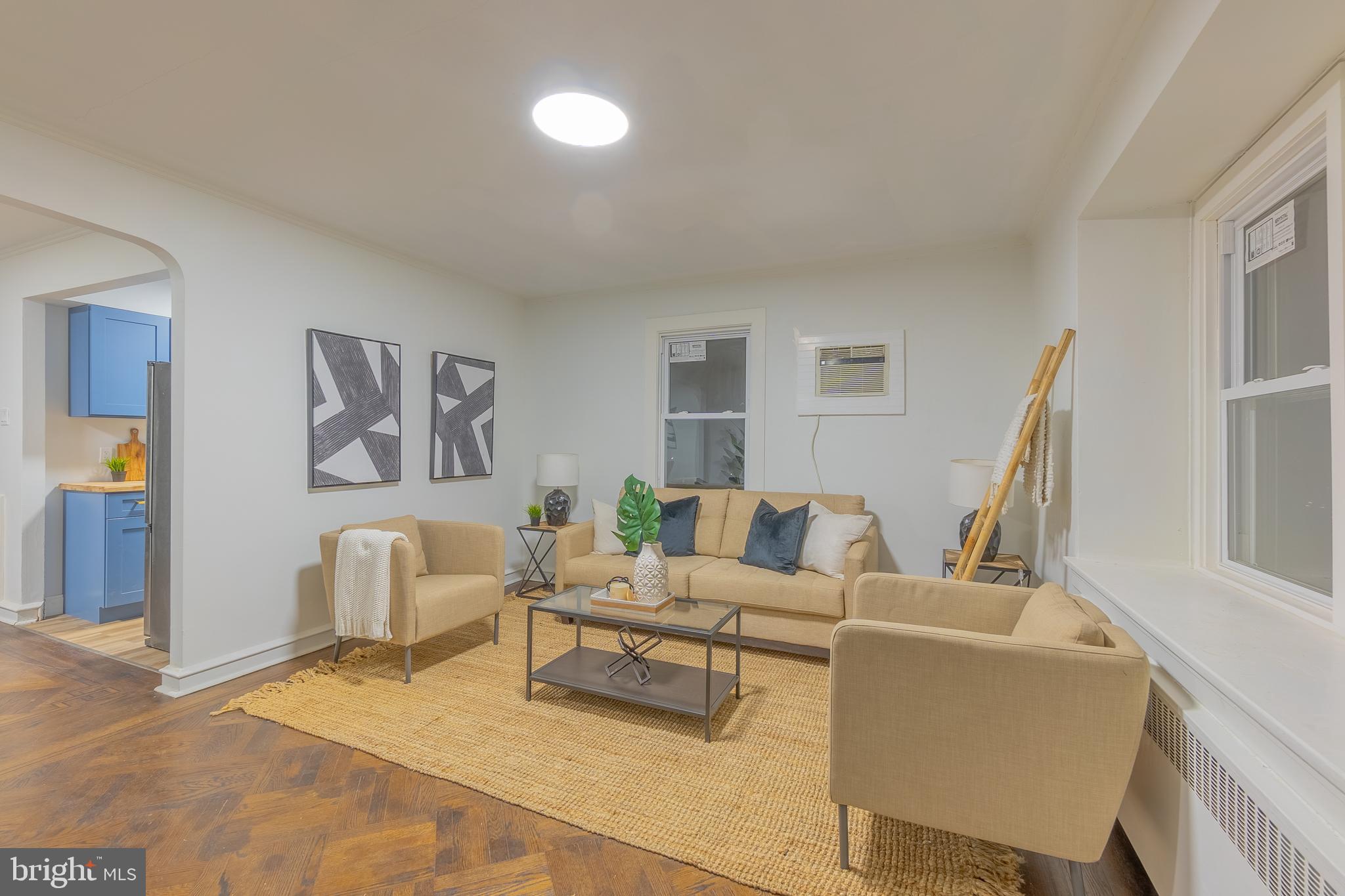 EAST OAK LANE - Residential Income