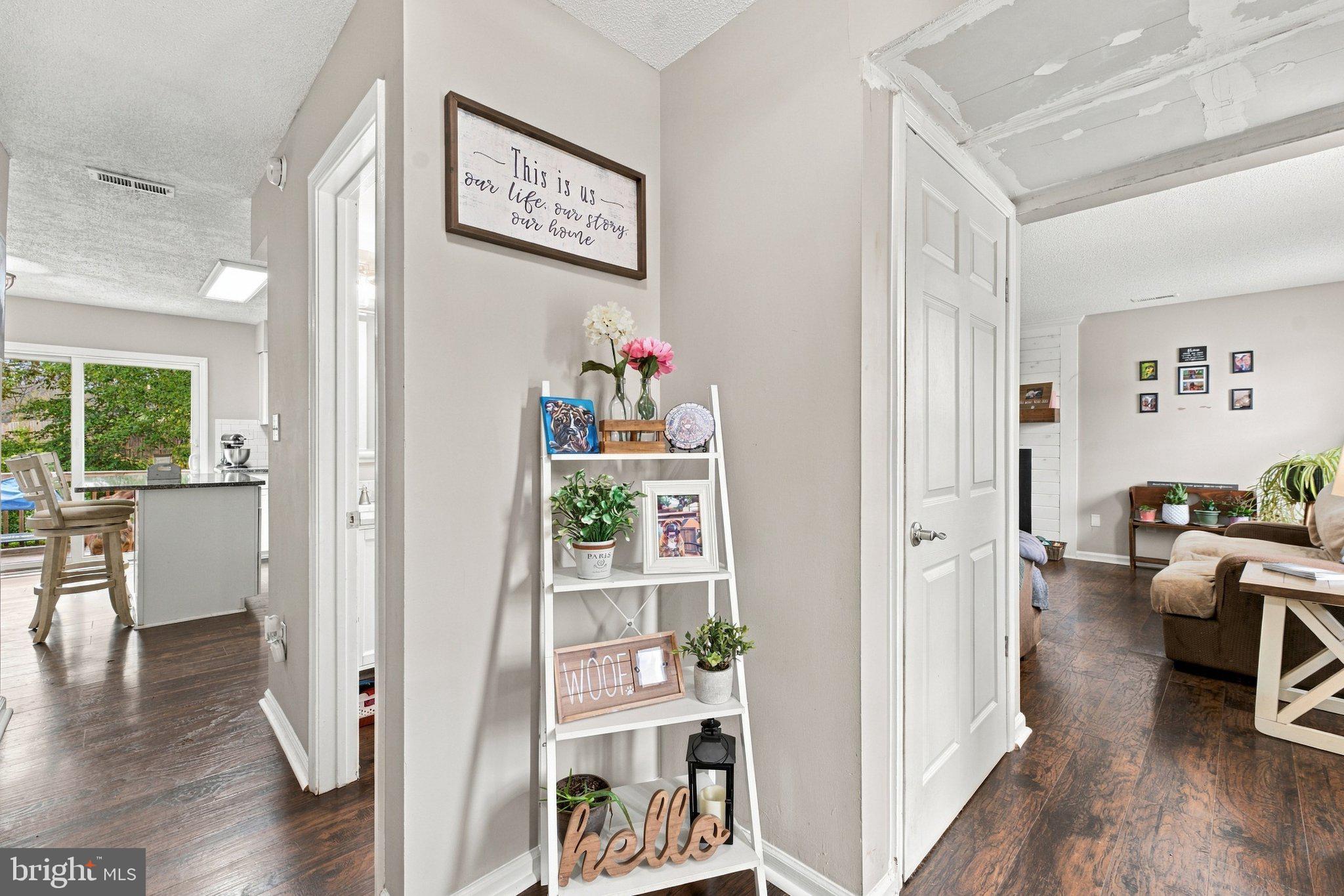 1421 N THOMAS WAY