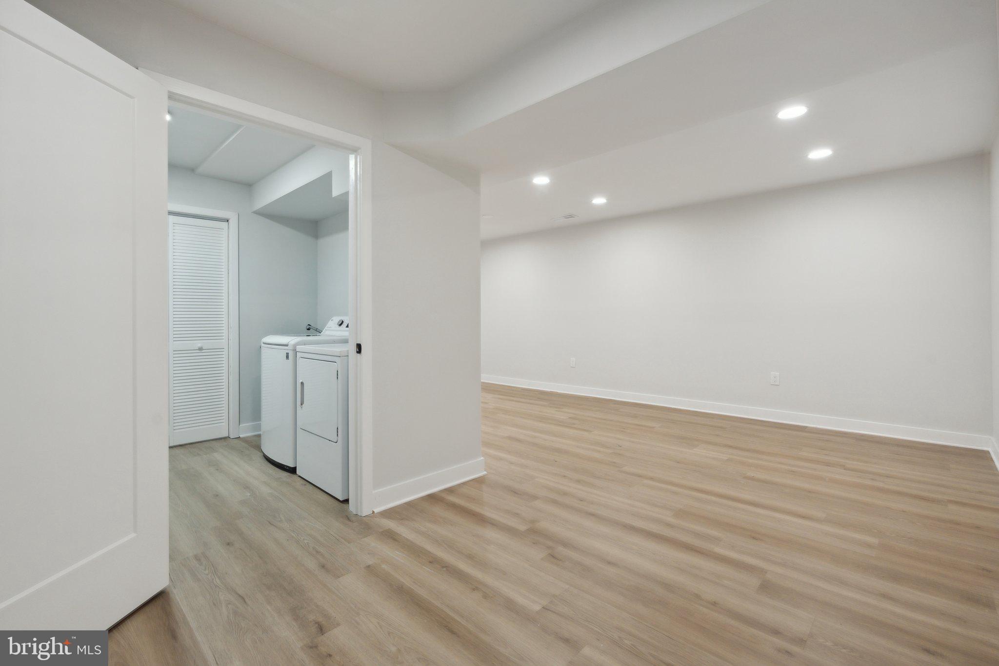 WOLF TRAP WOODS - Residential