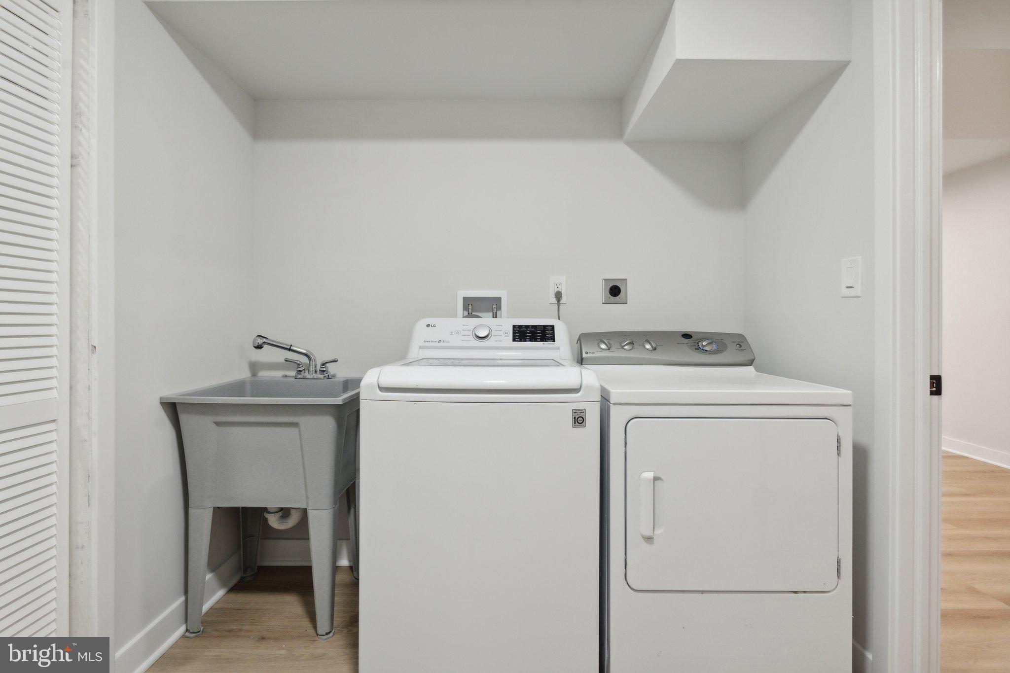 WOLF TRAP WOODS - Residential