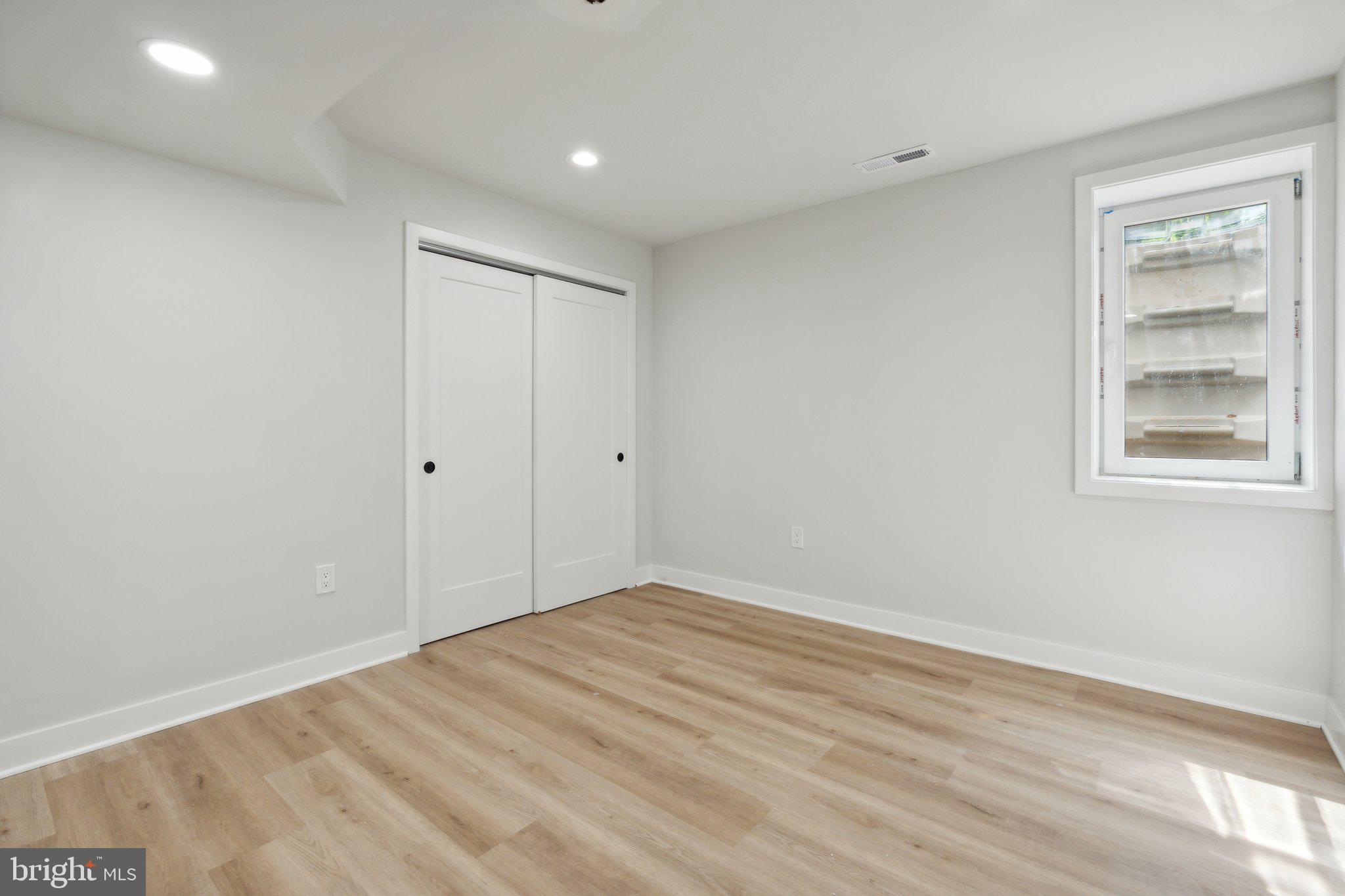 WOLF TRAP WOODS - Residential