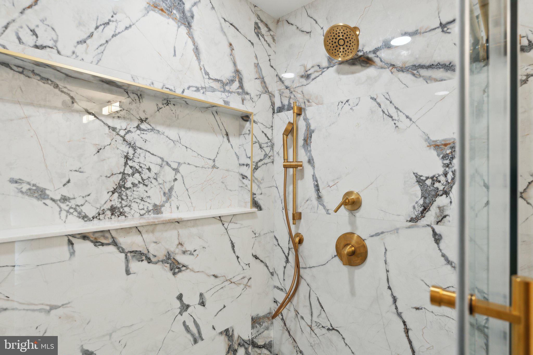 WOLF TRAP WOODS - Residential