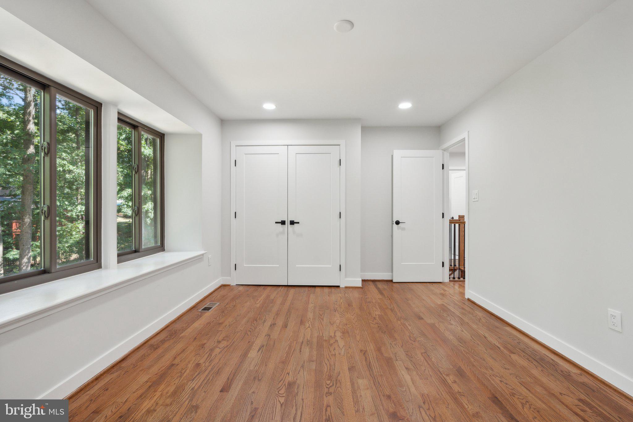 WOLF TRAP WOODS - Residential