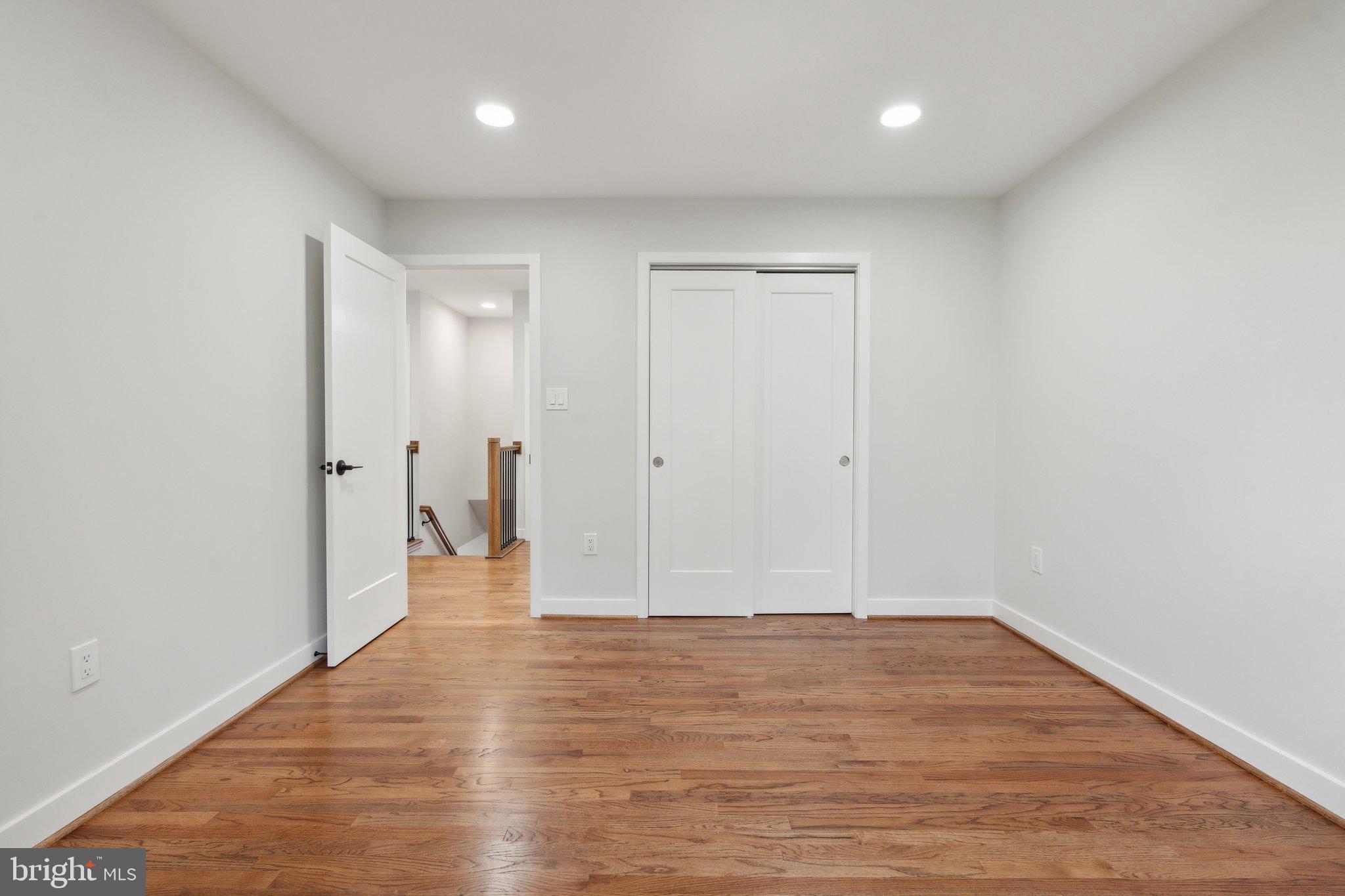 WOLF TRAP WOODS - Residential