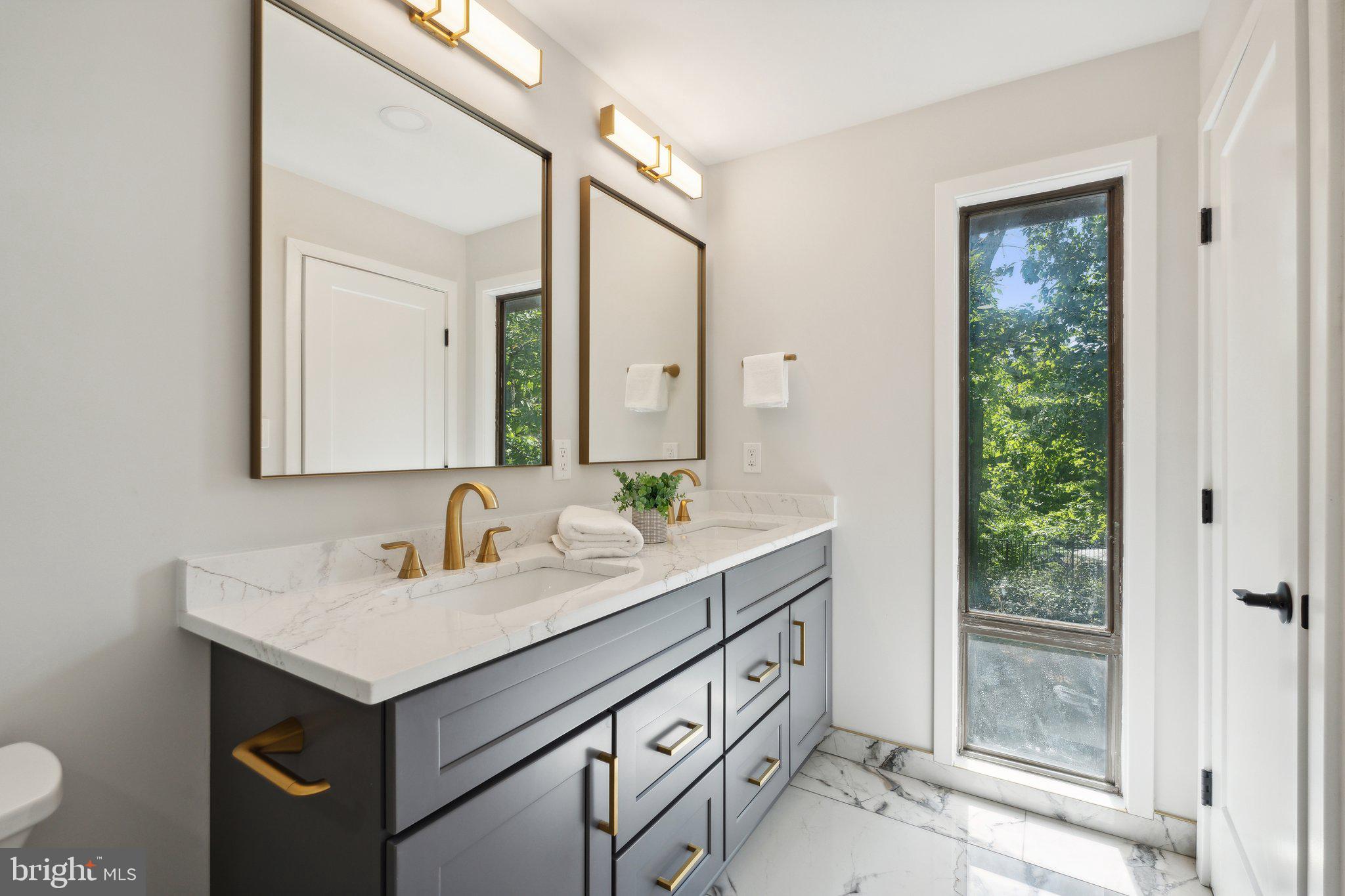 WOLF TRAP WOODS - Residential