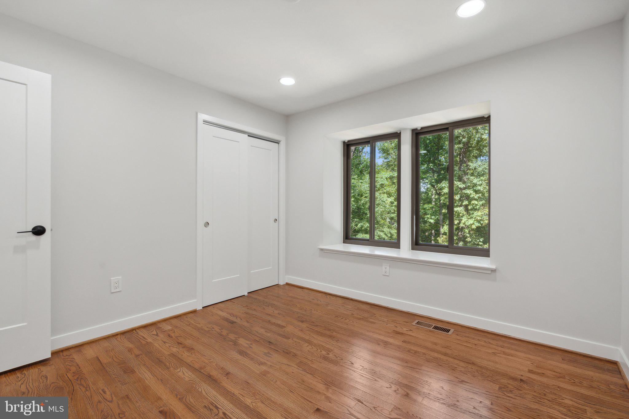 WOLF TRAP WOODS - Residential