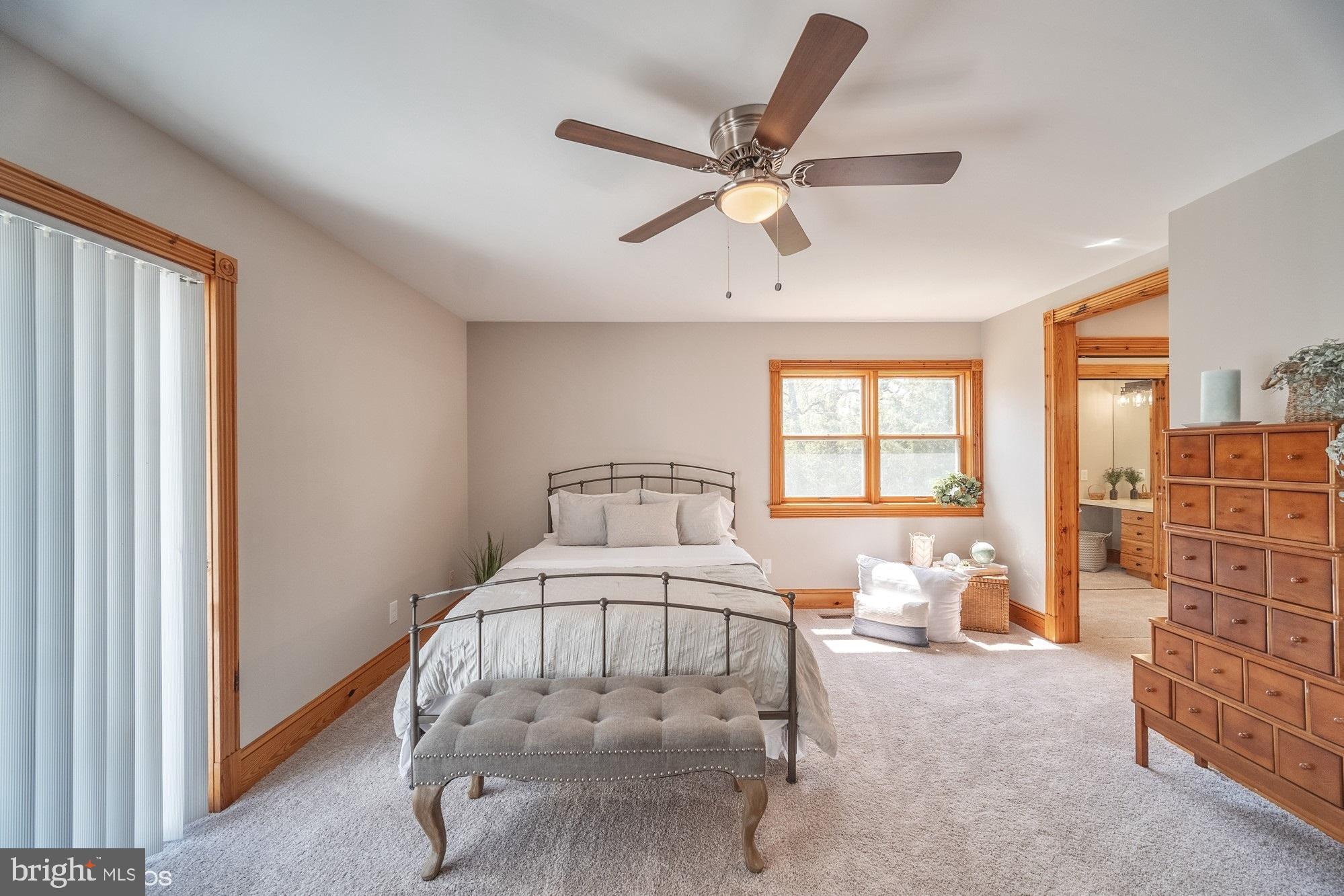 WOODLAND BEACH - Residential