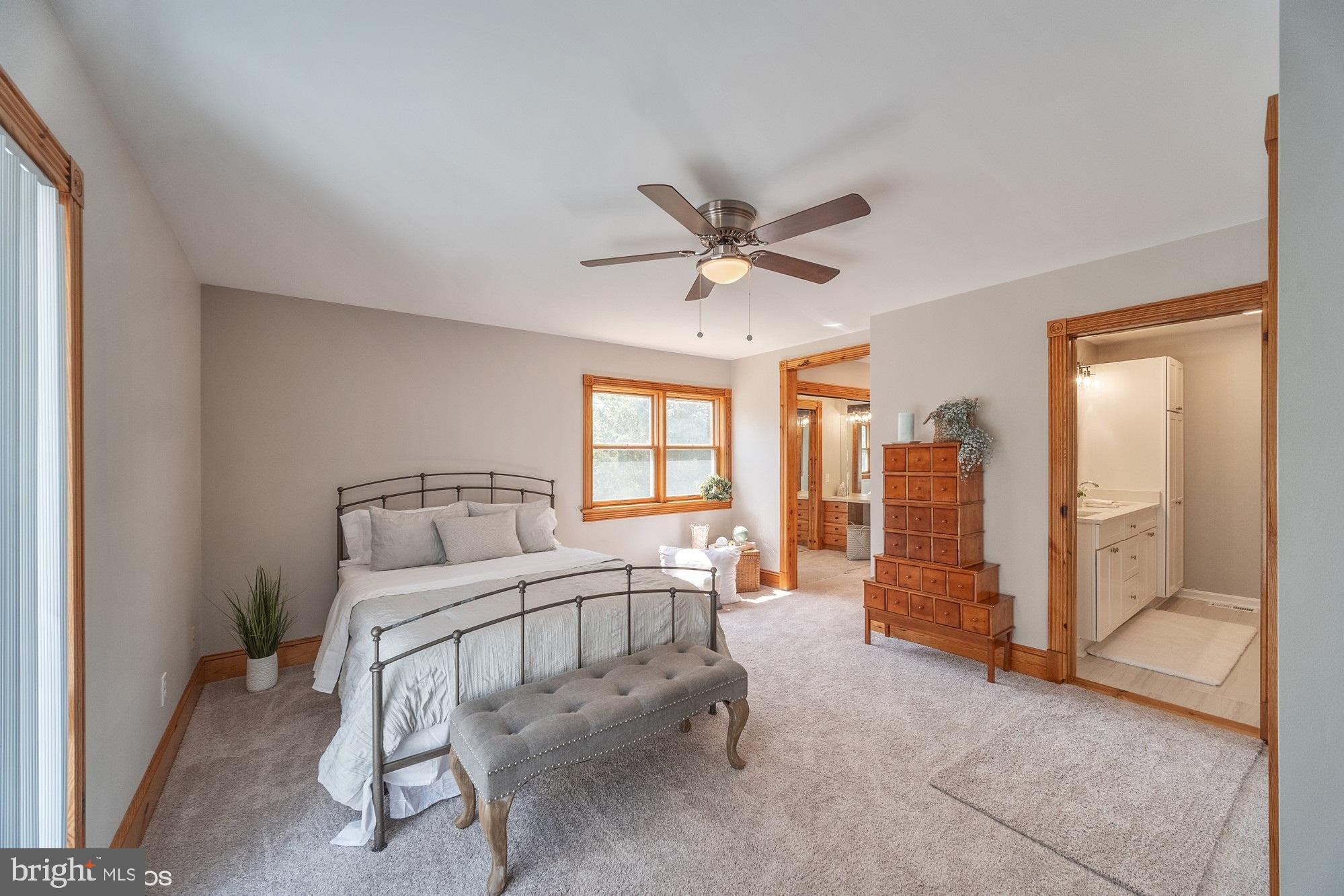 WOODLAND BEACH - Residential