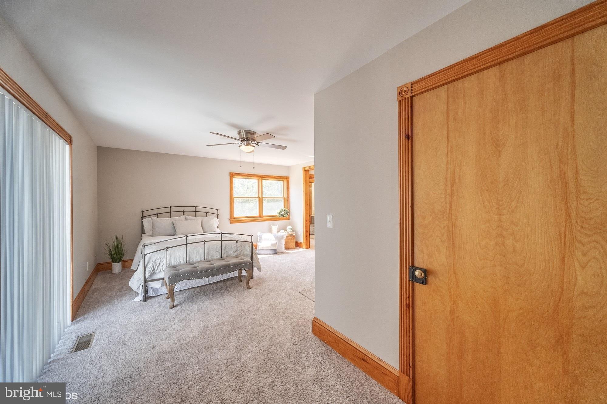 WOODLAND BEACH - Residential