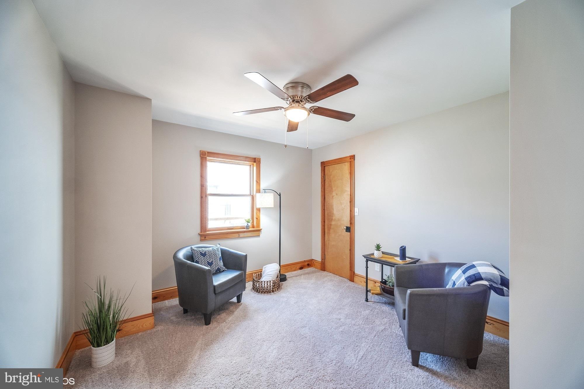 WOODLAND BEACH - Residential