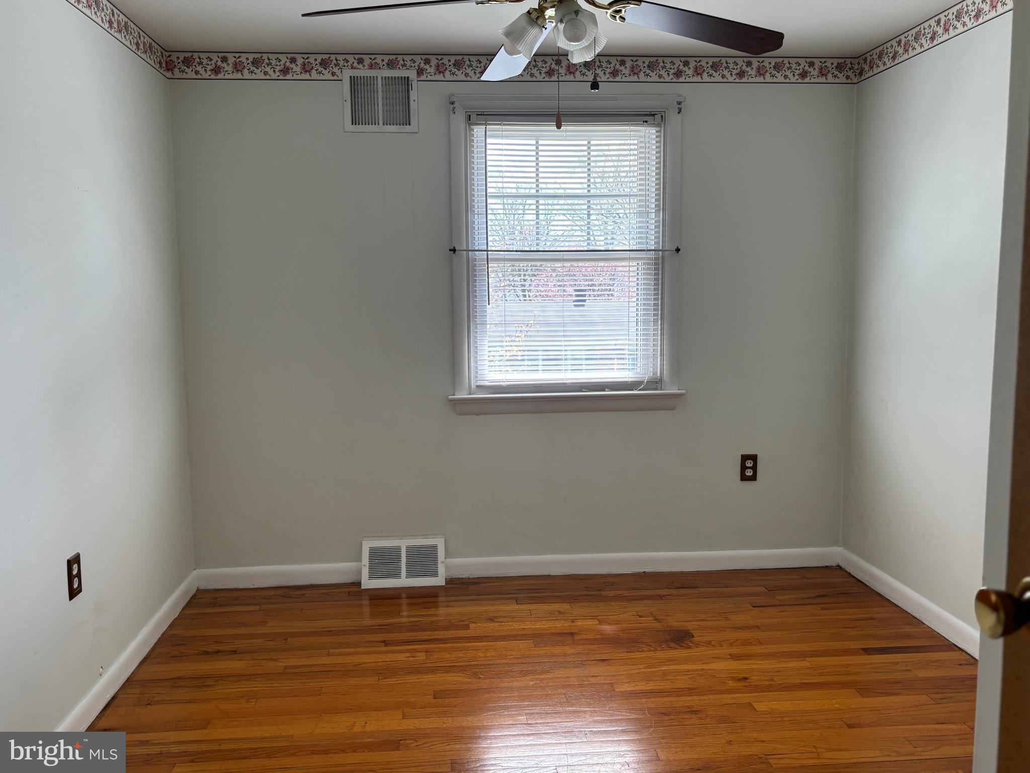 MANOR RIDGE - Residential