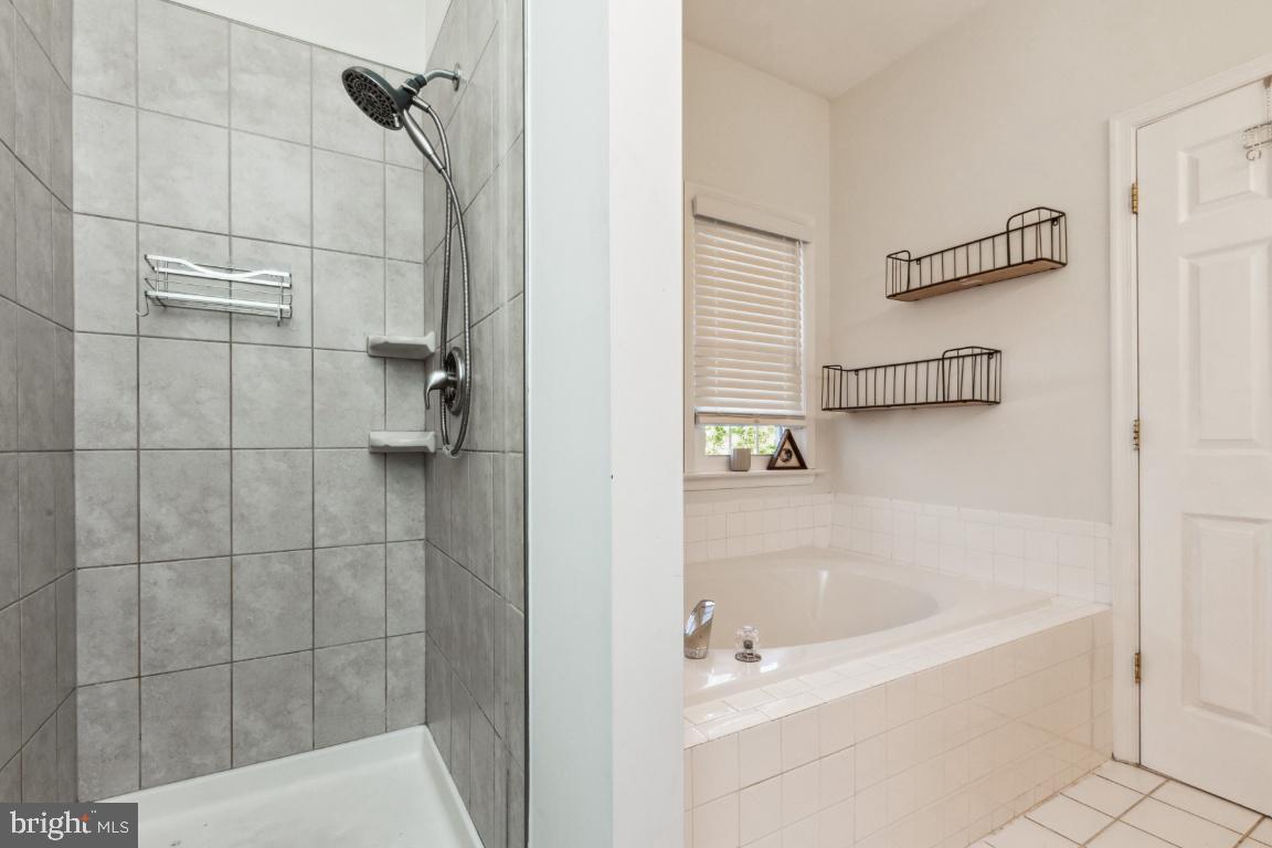 RIVER CREST - Residential