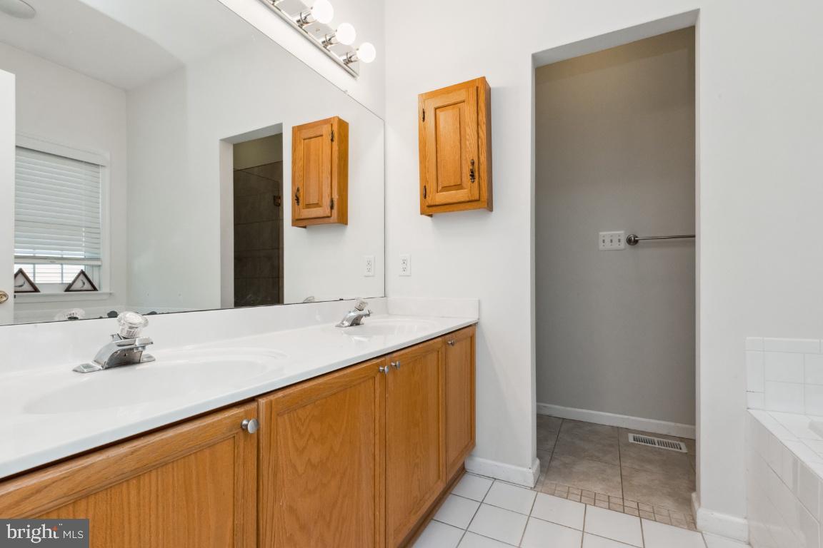 RIVER CREST - Residential