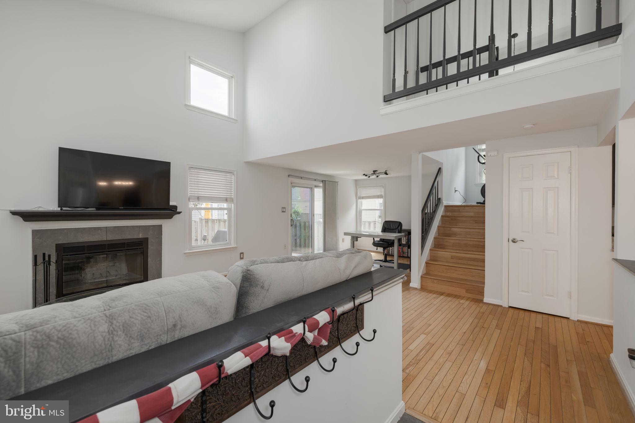 6015 GOOD LION COURT