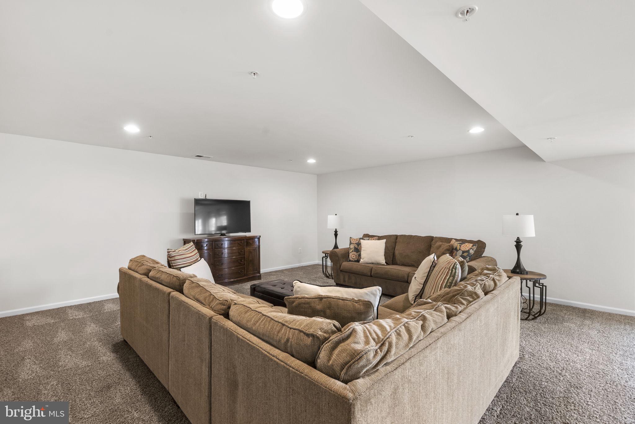 MIDDLETOWN GLEN - Residential