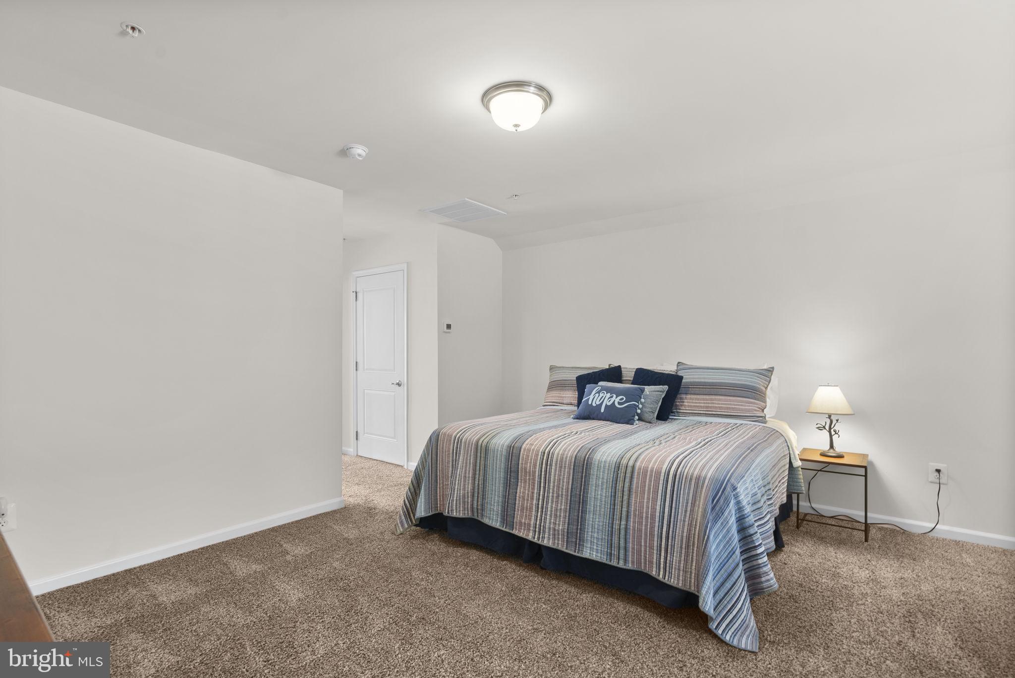 MIDDLETOWN GLEN - Residential