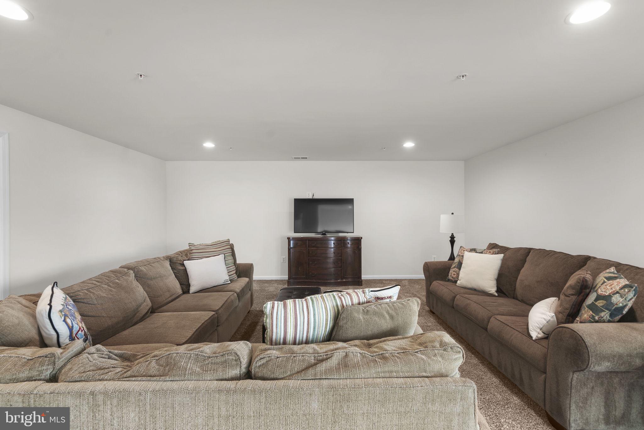 MIDDLETOWN GLEN - Residential