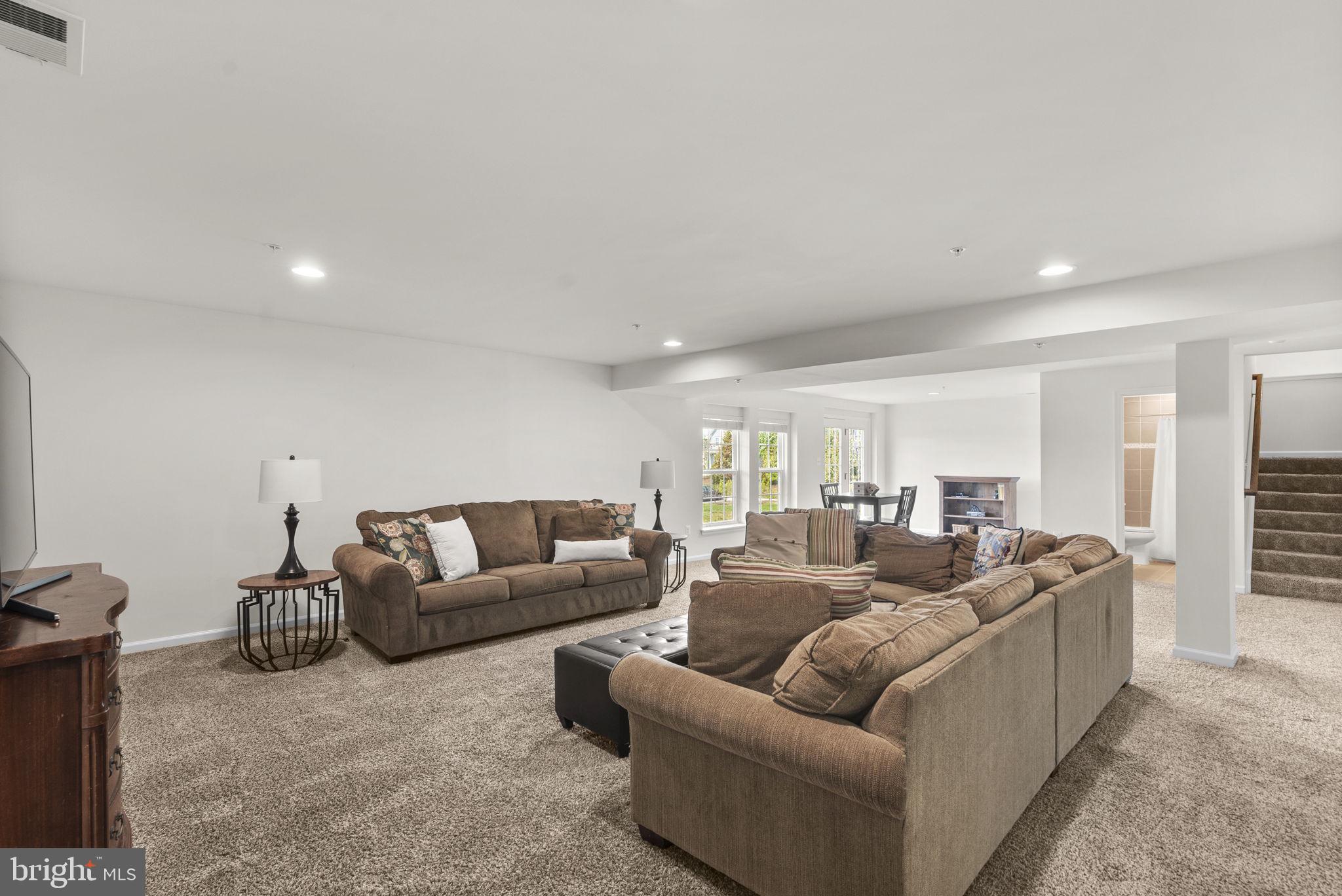 MIDDLETOWN GLEN - Residential
