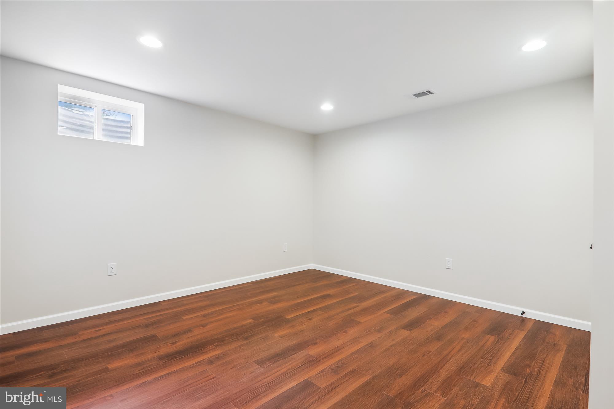 DARNESTOWN OUTSIDE - Residential