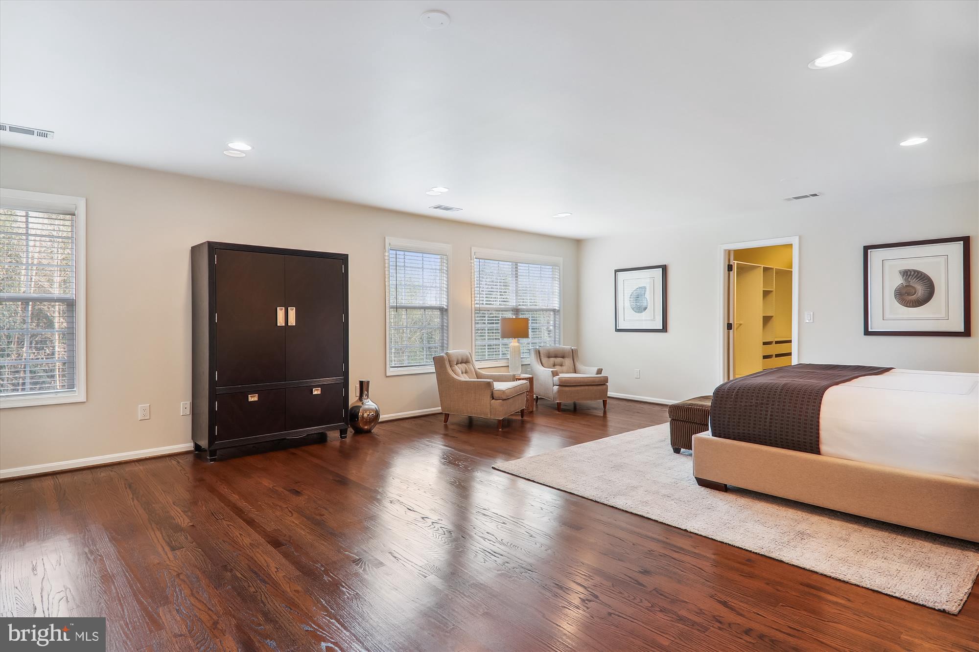 DARNESTOWN OUTSIDE - Residential