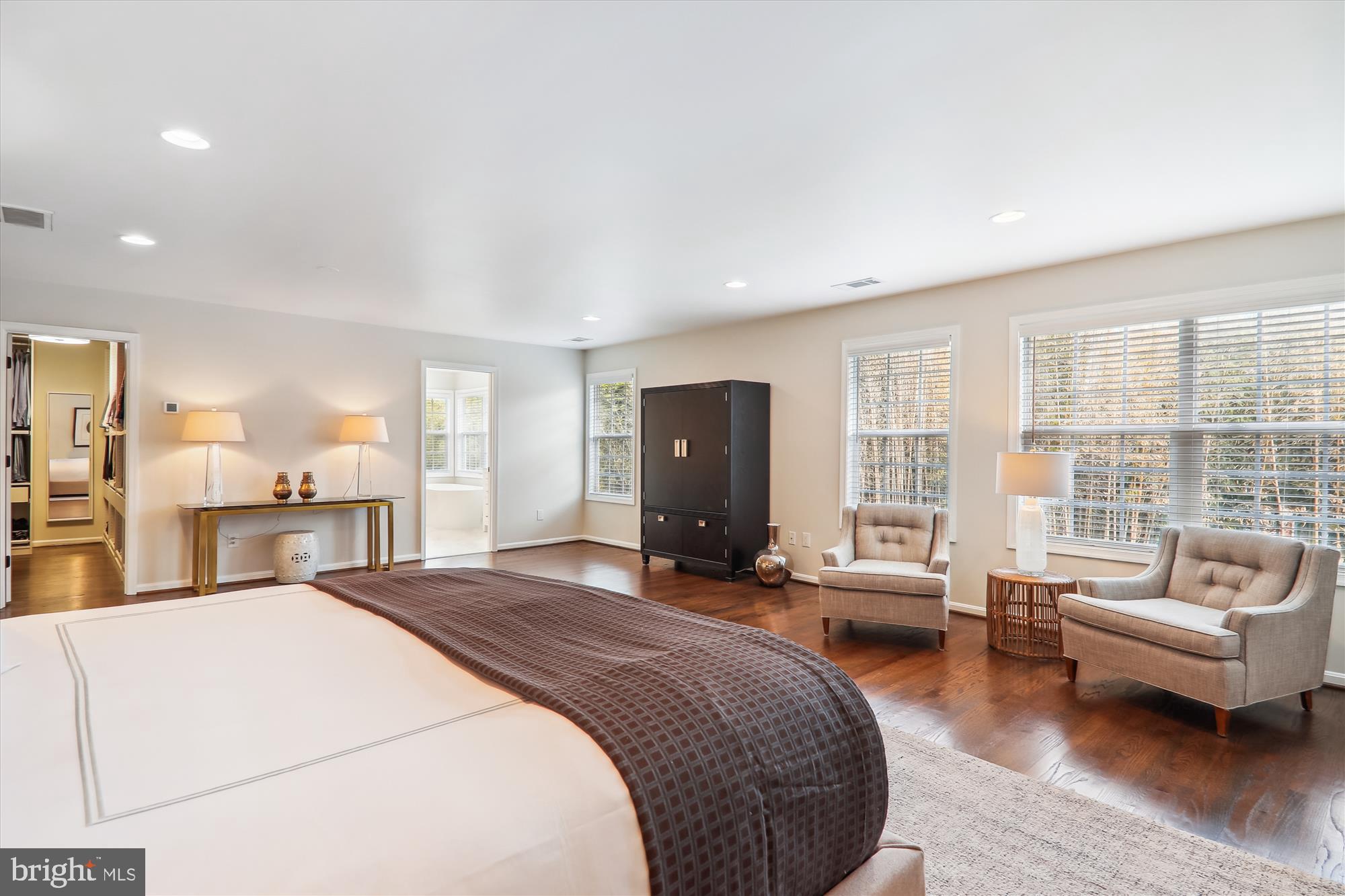 DARNESTOWN OUTSIDE - Residential