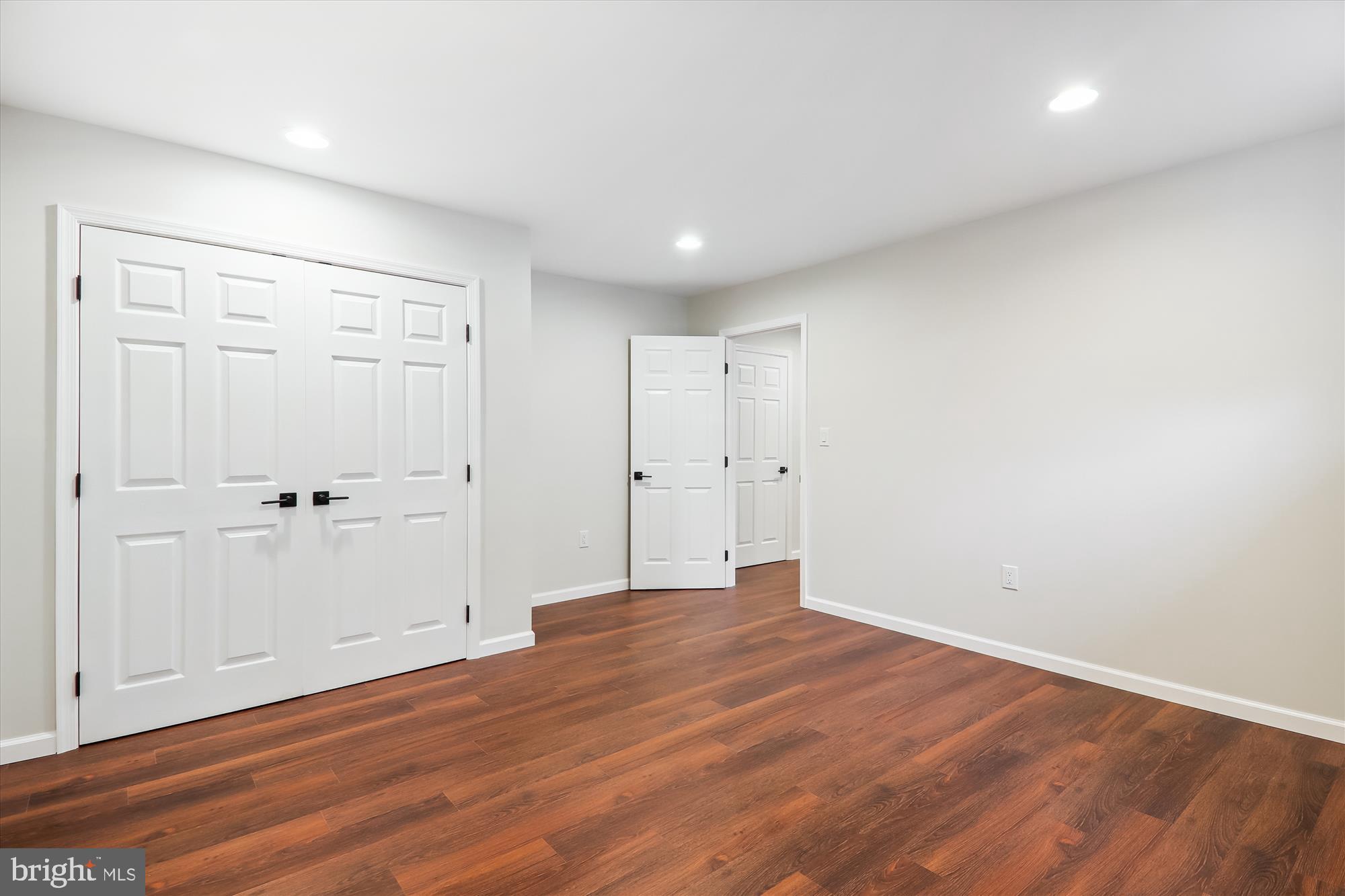 DARNESTOWN OUTSIDE - Residential