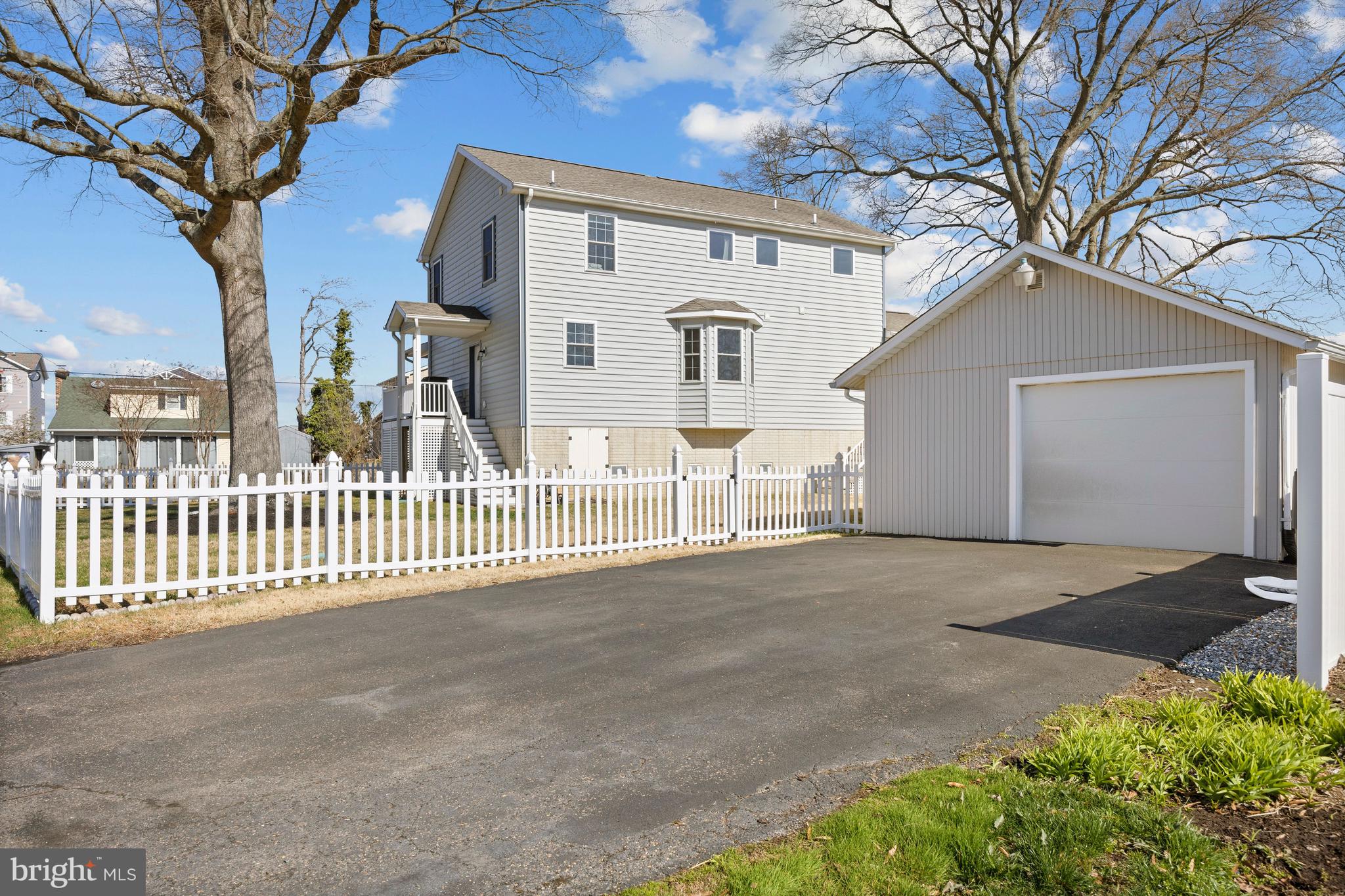 SELBY ON THE BAY - Residential