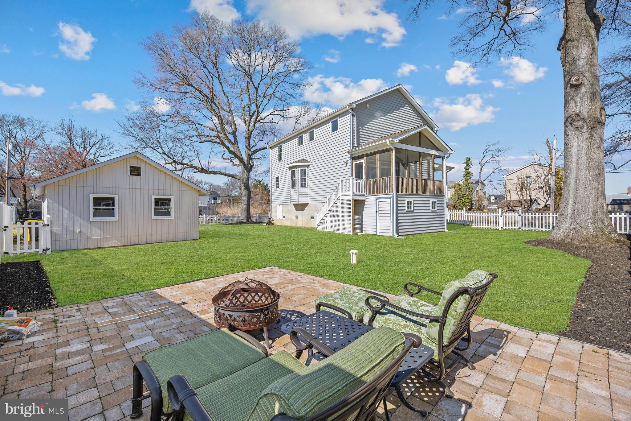 SELBY ON THE BAY - Residential