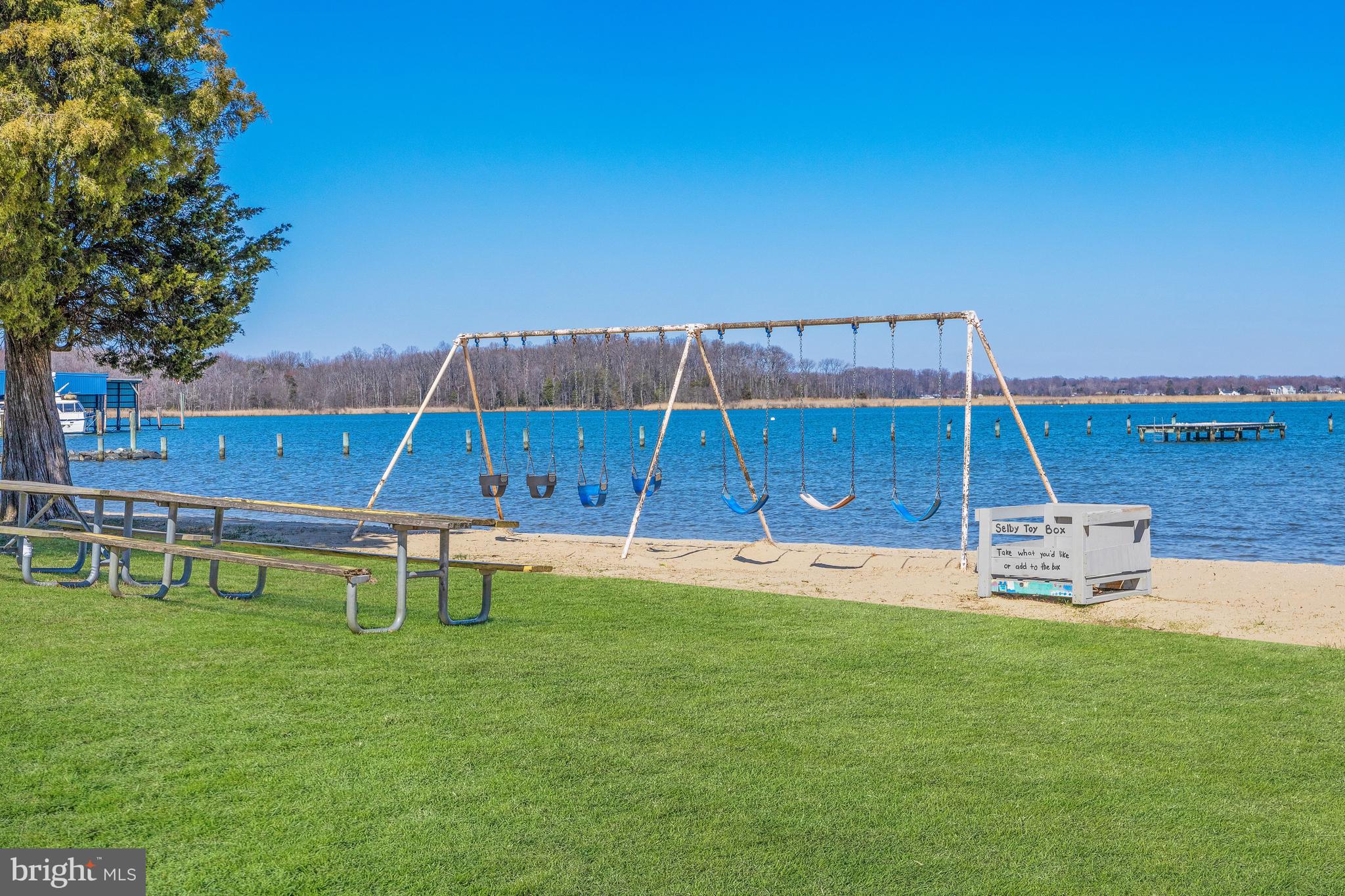 SELBY ON THE BAY - Residential