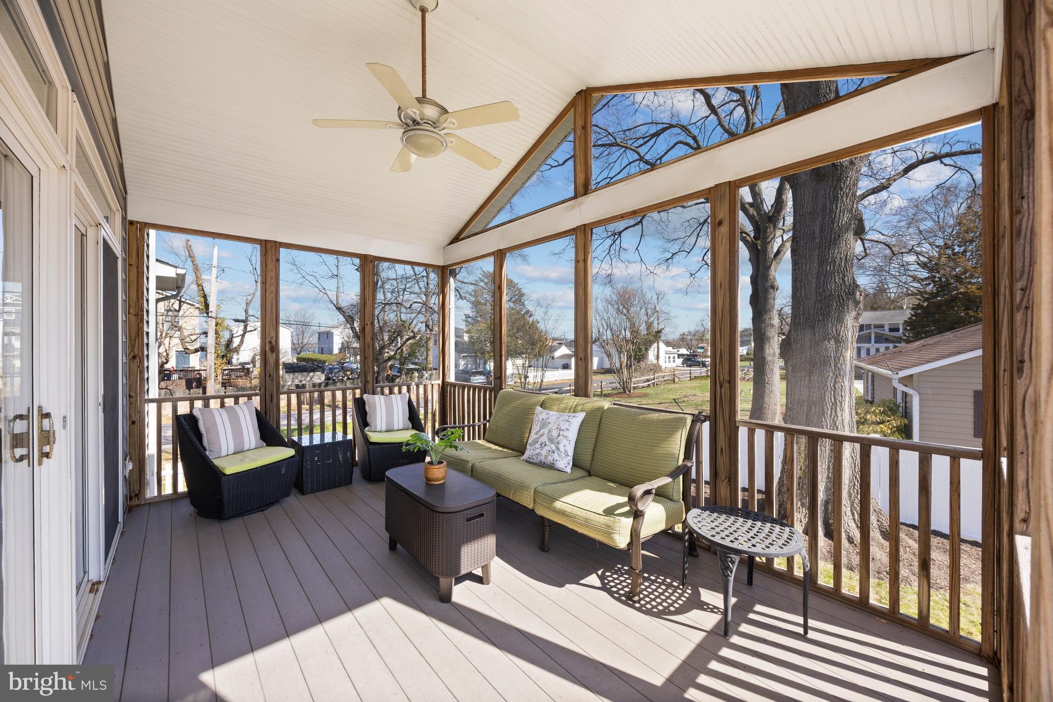 SELBY ON THE BAY - Residential