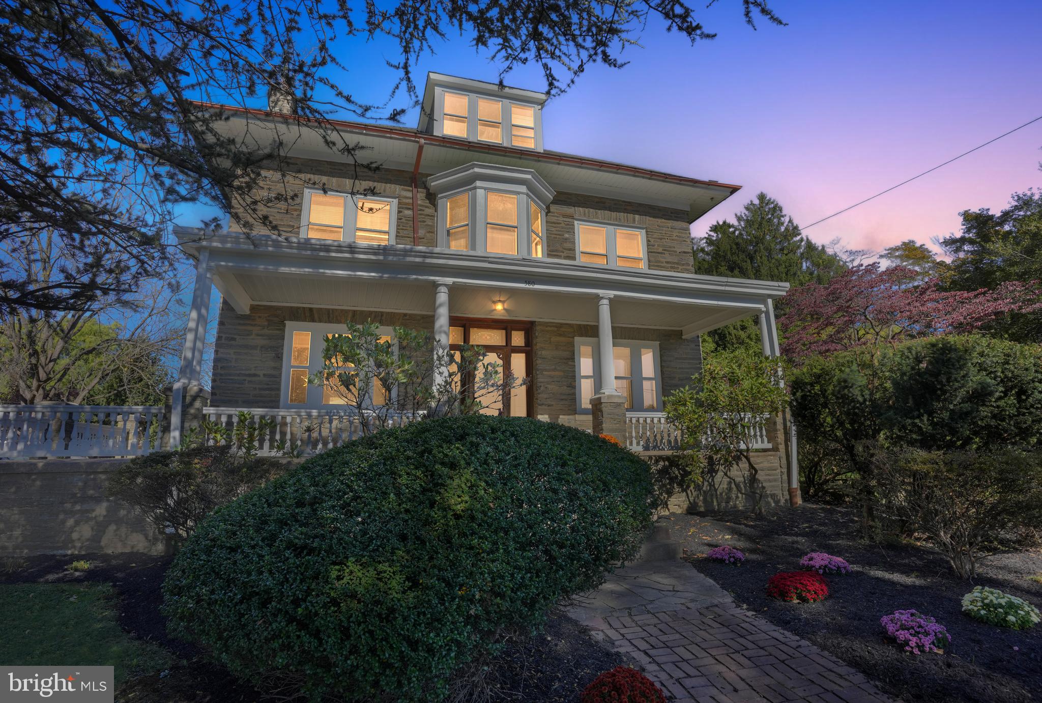 ROXBOROUGH - Residential