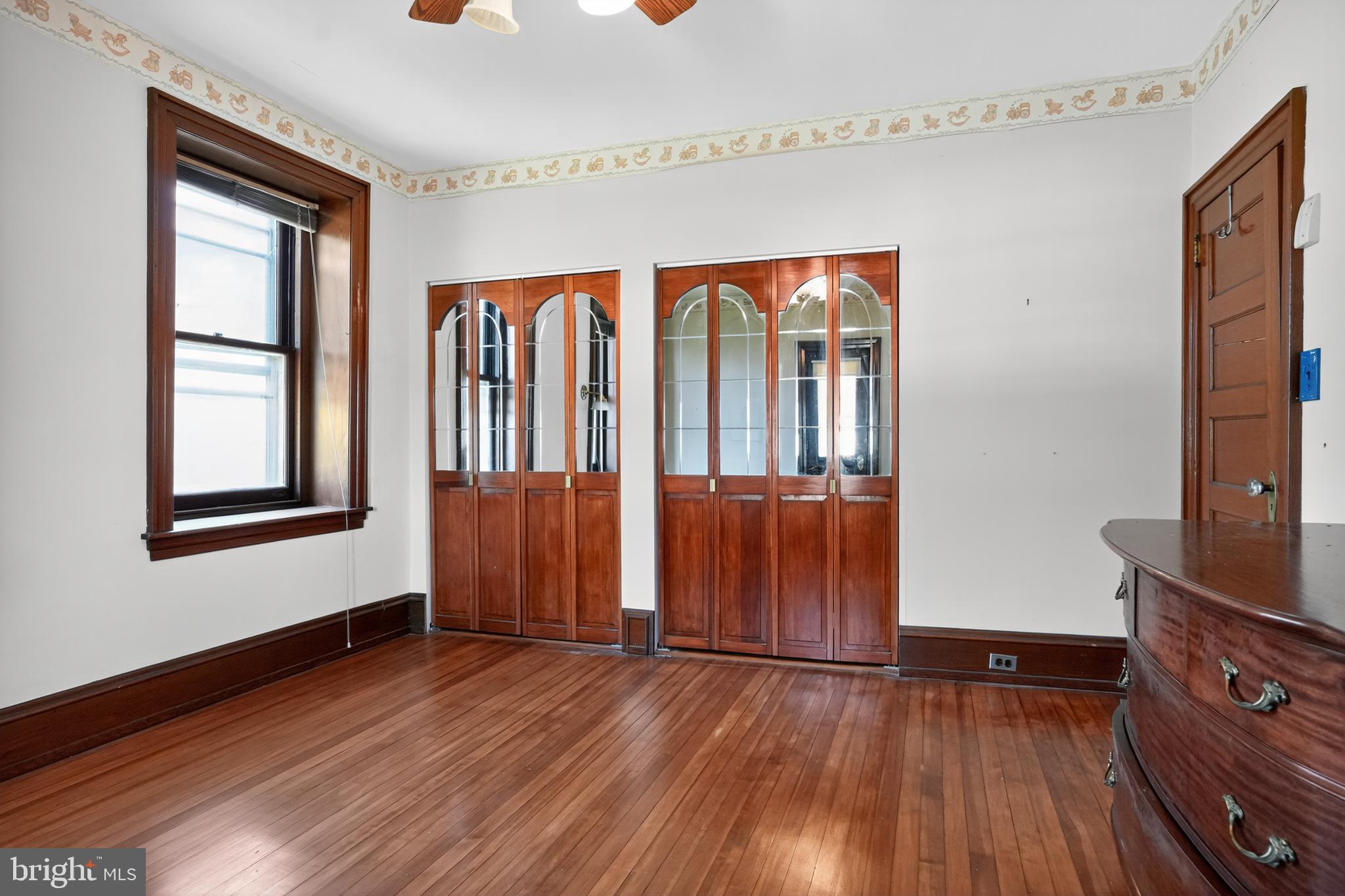 ROXBOROUGH - Residential