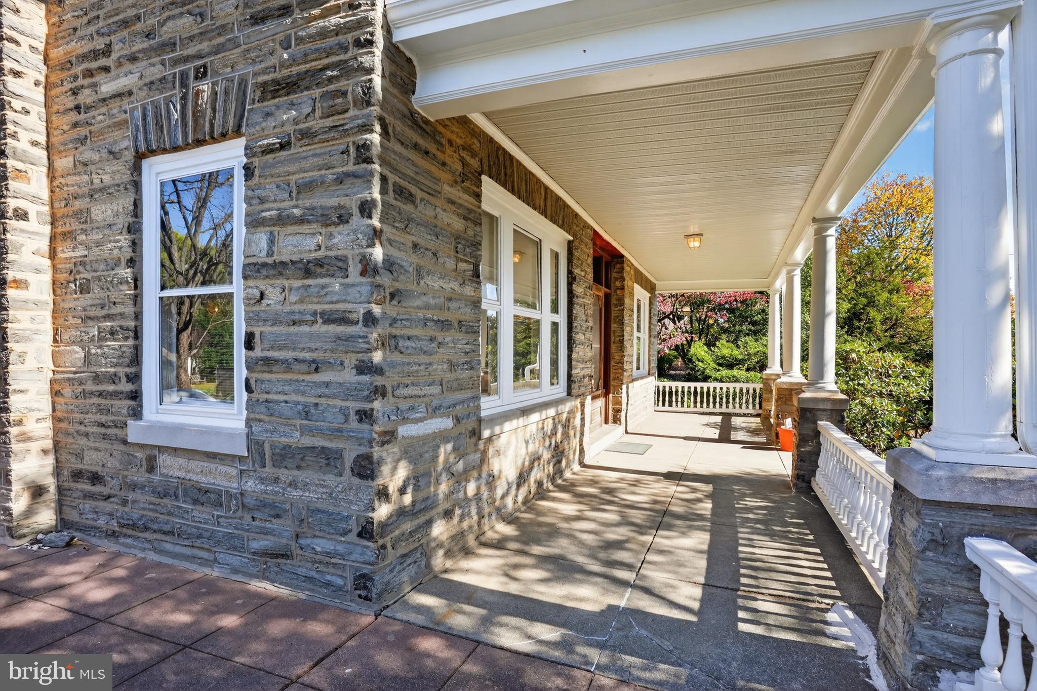 ROXBOROUGH - Residential