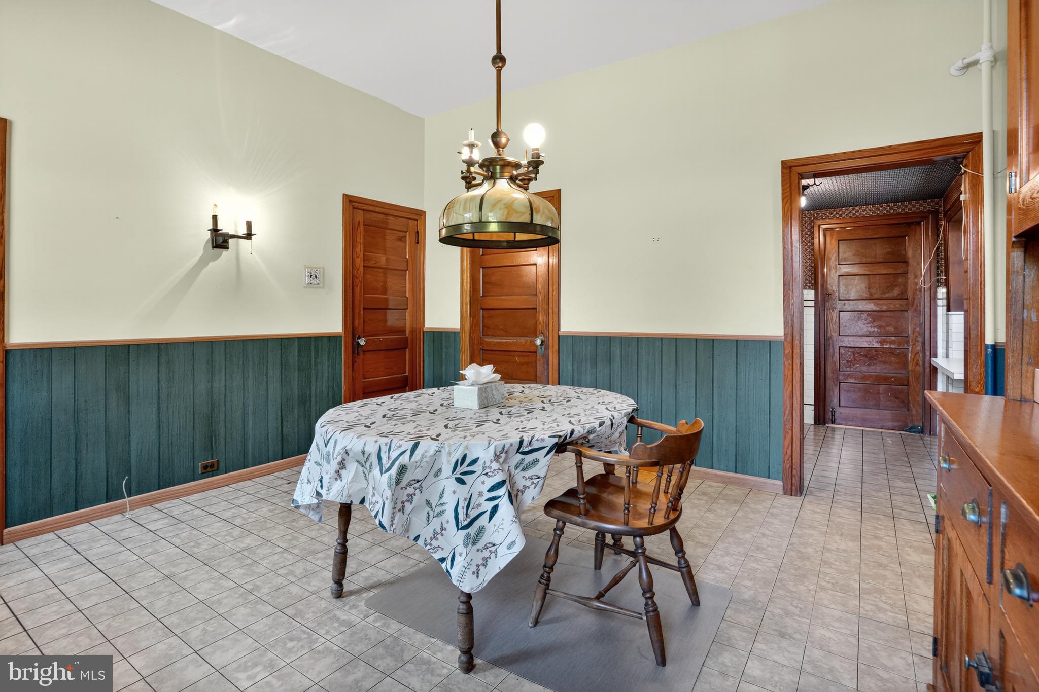 ROXBOROUGH - Residential