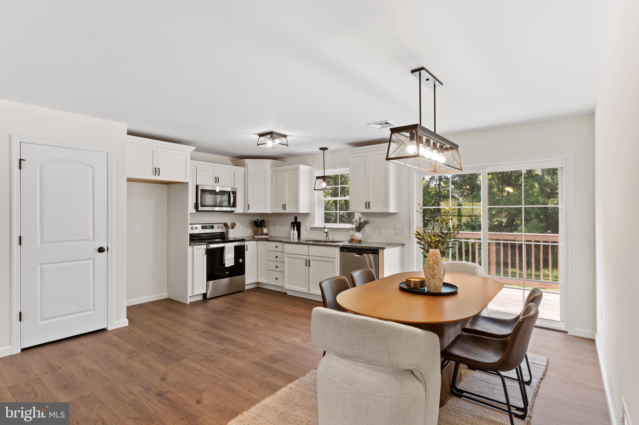 85 OLD COLONY RD