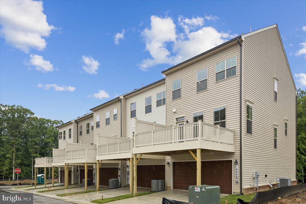 16608 BREEZEWAY ALLEY