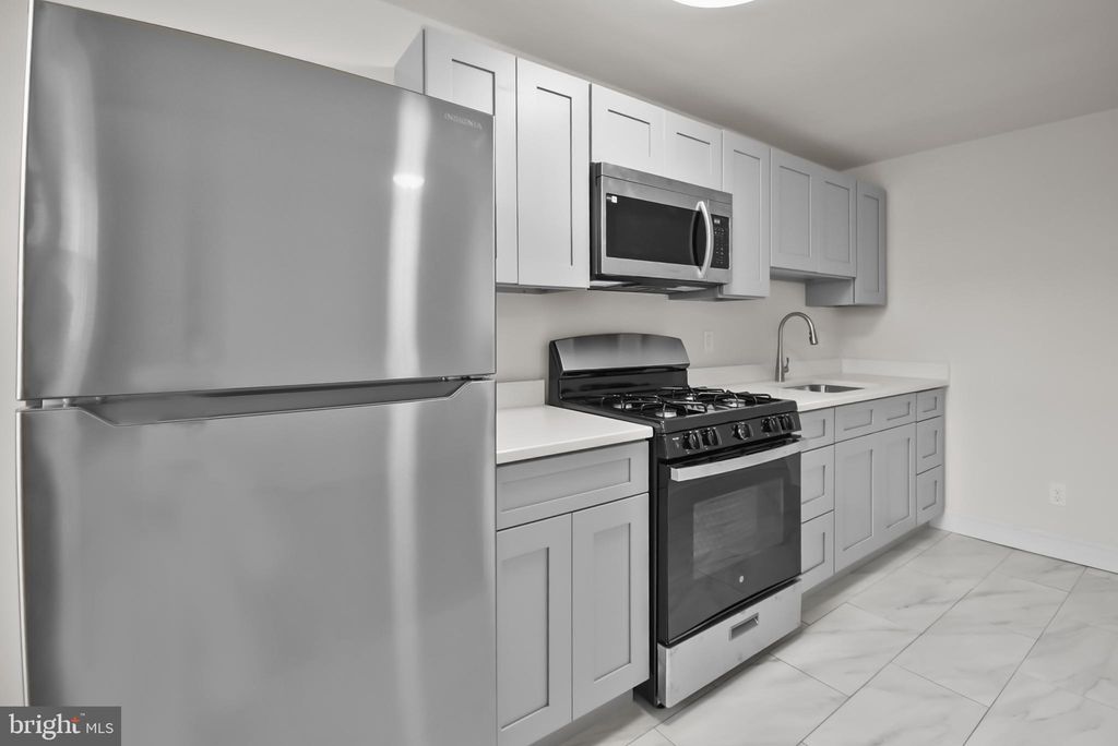 Photo of 1051 Oakwood Drive, GLENOLDEN, PA 19036 (MLS # PADE2100388)
