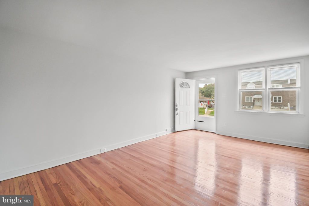Photo of 1051 Oakwood Drive, GLENOLDEN, PA 19036 (MLS # PADE2100388)