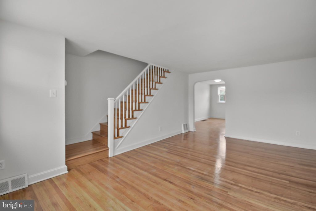 Photo of 1051 Oakwood Drive, GLENOLDEN, PA 19036 (MLS # PADE2100388)