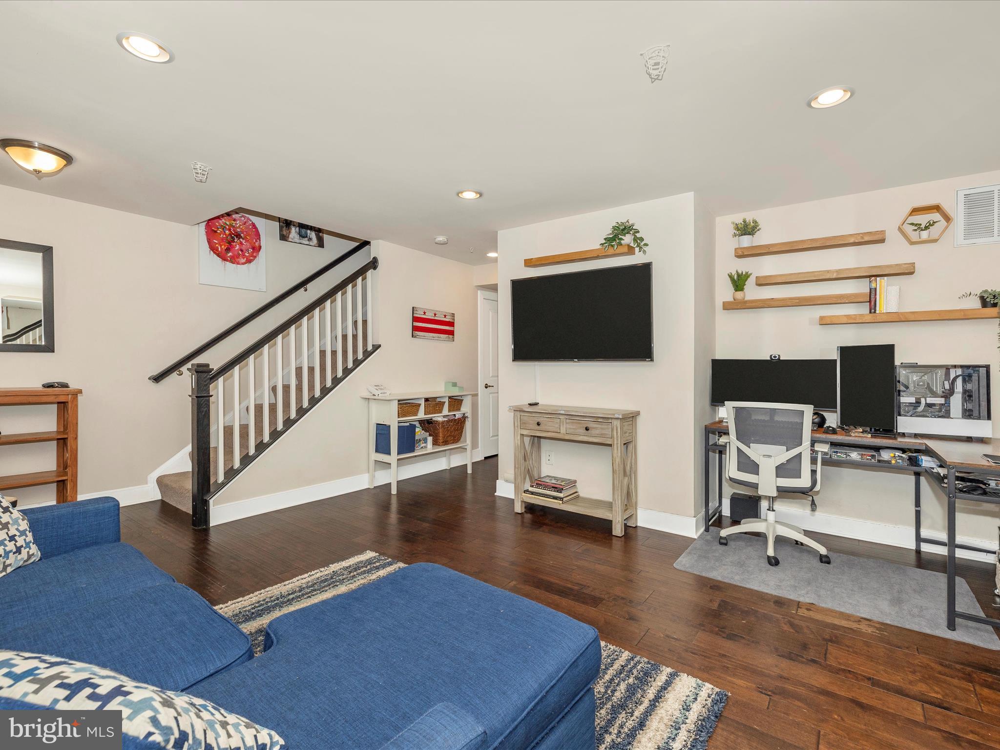 CLARKSBURG SQUARE - Residential