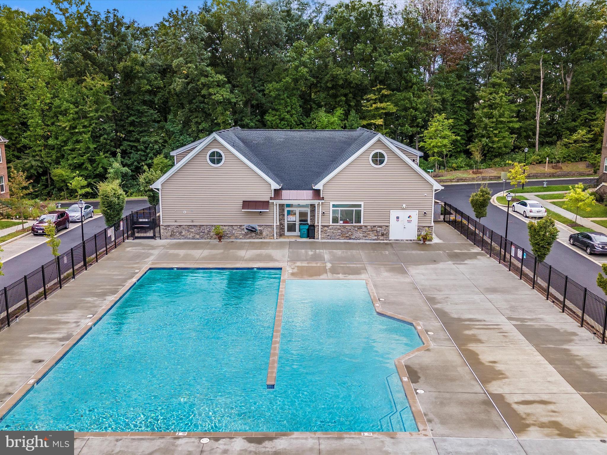 CLARKSBURG SQUARE - Residential