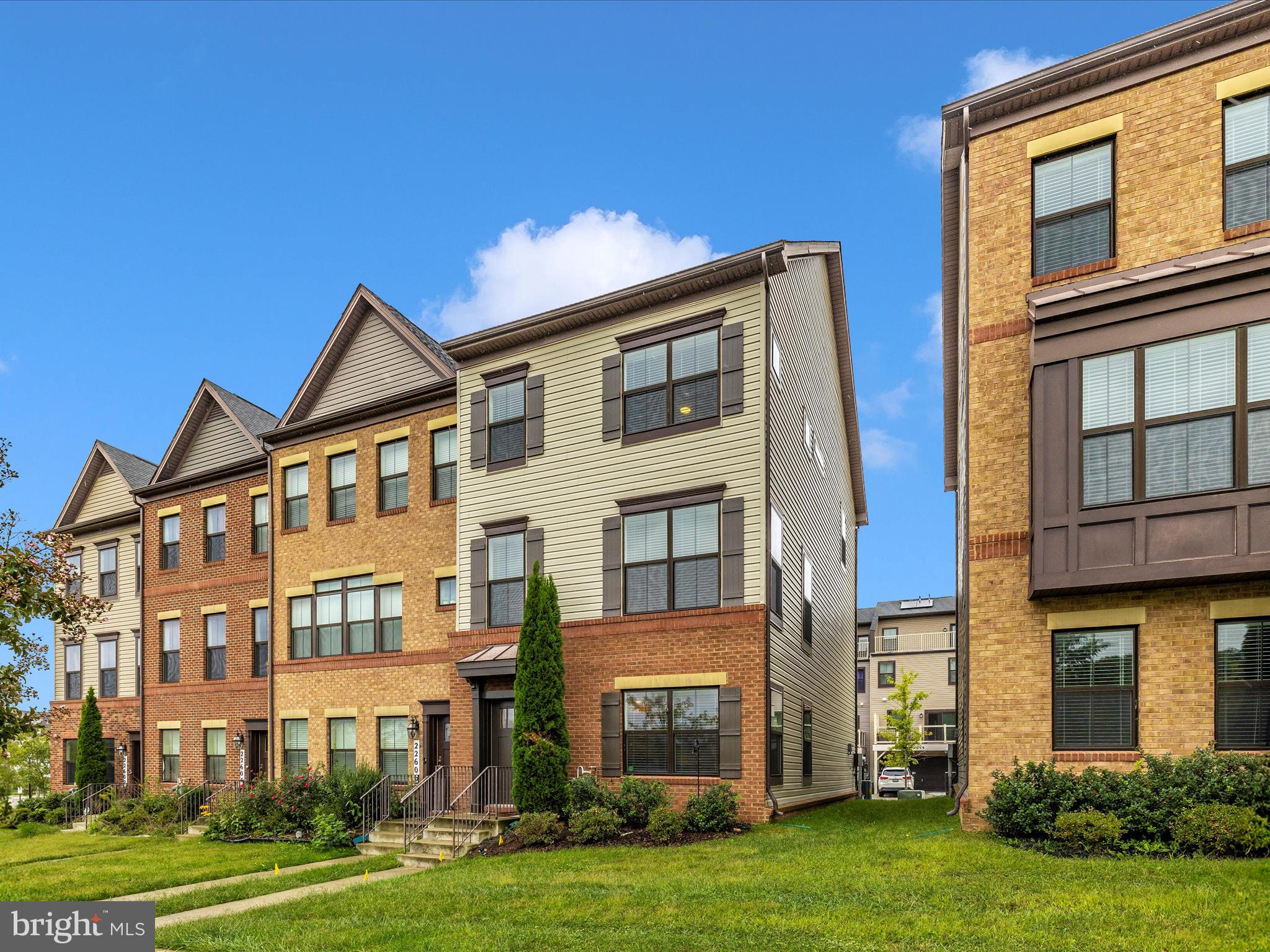 CLARKSBURG SQUARE - Residential